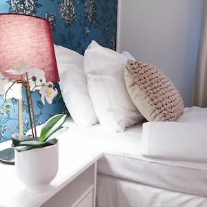  Hostal Living Suecia